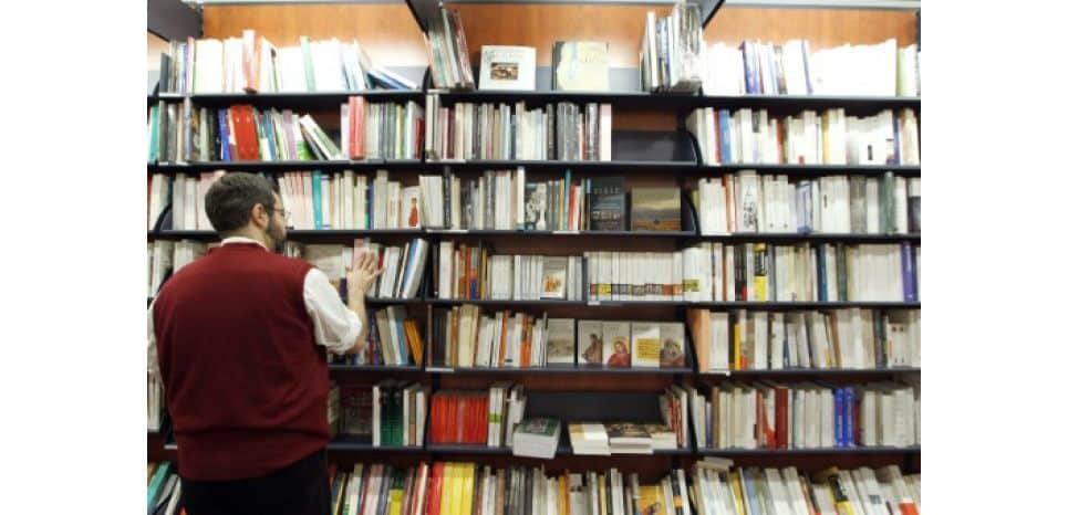 Hachette Livre domine toujours le monde de l'édition Challenges